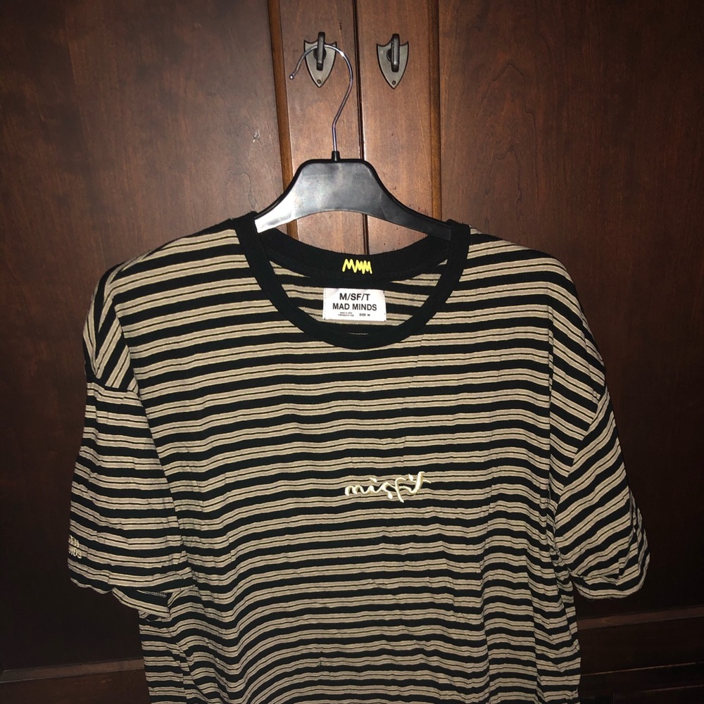 Misfit tee